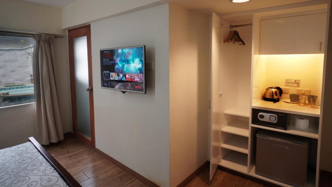 1775 Adriatico Suites Манила Екстериор снимка