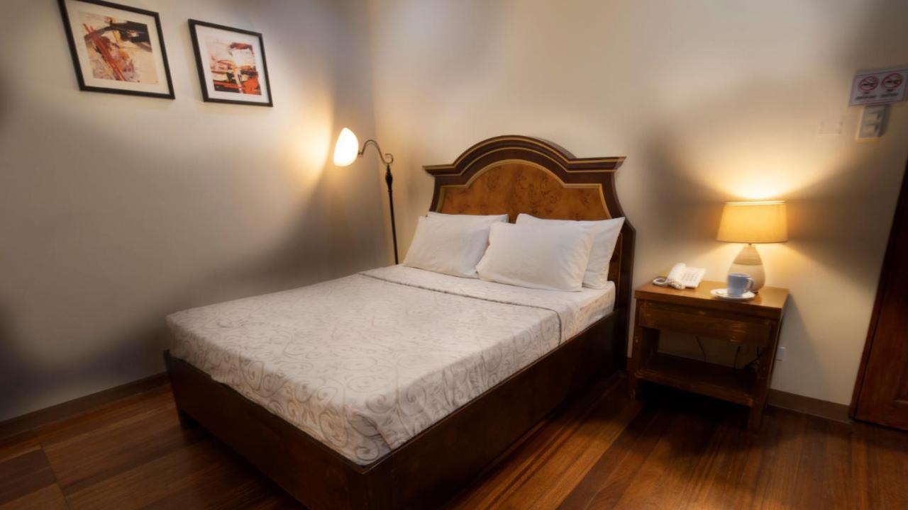 1775 Adriatico Suites Манила Екстериор снимка